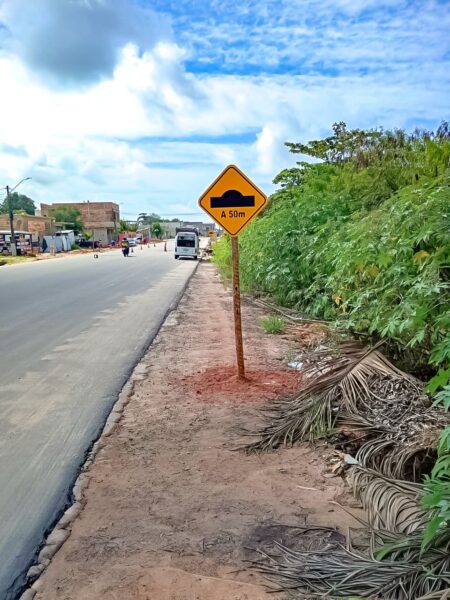 Prefeitura de Porto Seguro intensifica medidas de segurança no Anel Viário com novos redutores de velocidade Prefeitura de Porto Seguro intensifica medidas de segurança no Anel Viário com novos redutores de velocidade 10