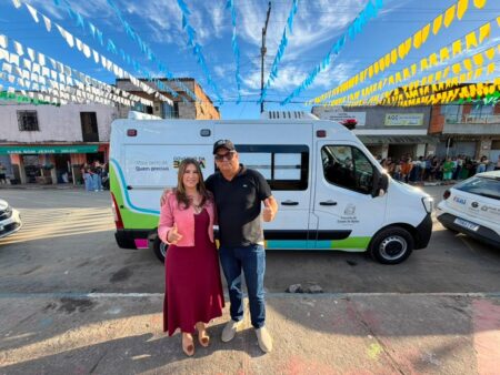 Deputada Cláudia Oliveira entrega ambulância para São João do Panelinha e reforça investimentos na saúde de Camacã Deputada Cláudia Oliveira entrega ambulância para São João do Panelinha e reforça investimentos na saúde de Camacã 125