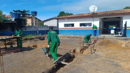 Obras de ampliação da Escola Alegria do Saber estão em andamento em Nova Caraíva Obras de ampliação da Escola Alegria do Saber estão em andamento em Nova Caraíva 125