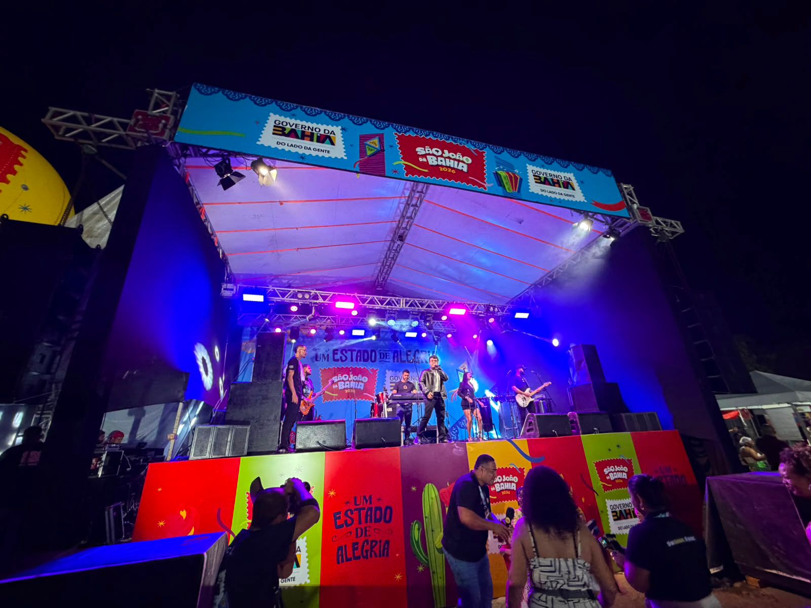 Enzo O Bruxo leva multidão ao delírio com dois shows no Pelourinho 5