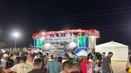 Enzo O Bruxo anima noite de São João em Itatim 4