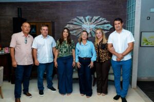 Deputada Cláudia Oliveira reforça alianças políticas e amplia apoios no Extremo Sul da Bahia Deputada Cláudia Oliveira reforça alianças políticas e amplia apoios no Extremo Sul da Bahia 1