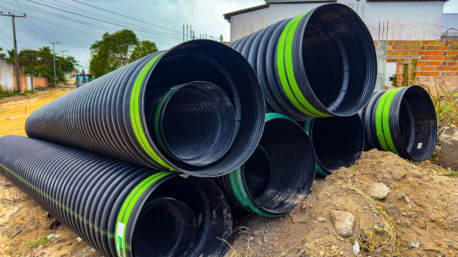 Prefeitura de Eunápolis amplia sistema de drenagem pluvial no Dinah Borges 6
