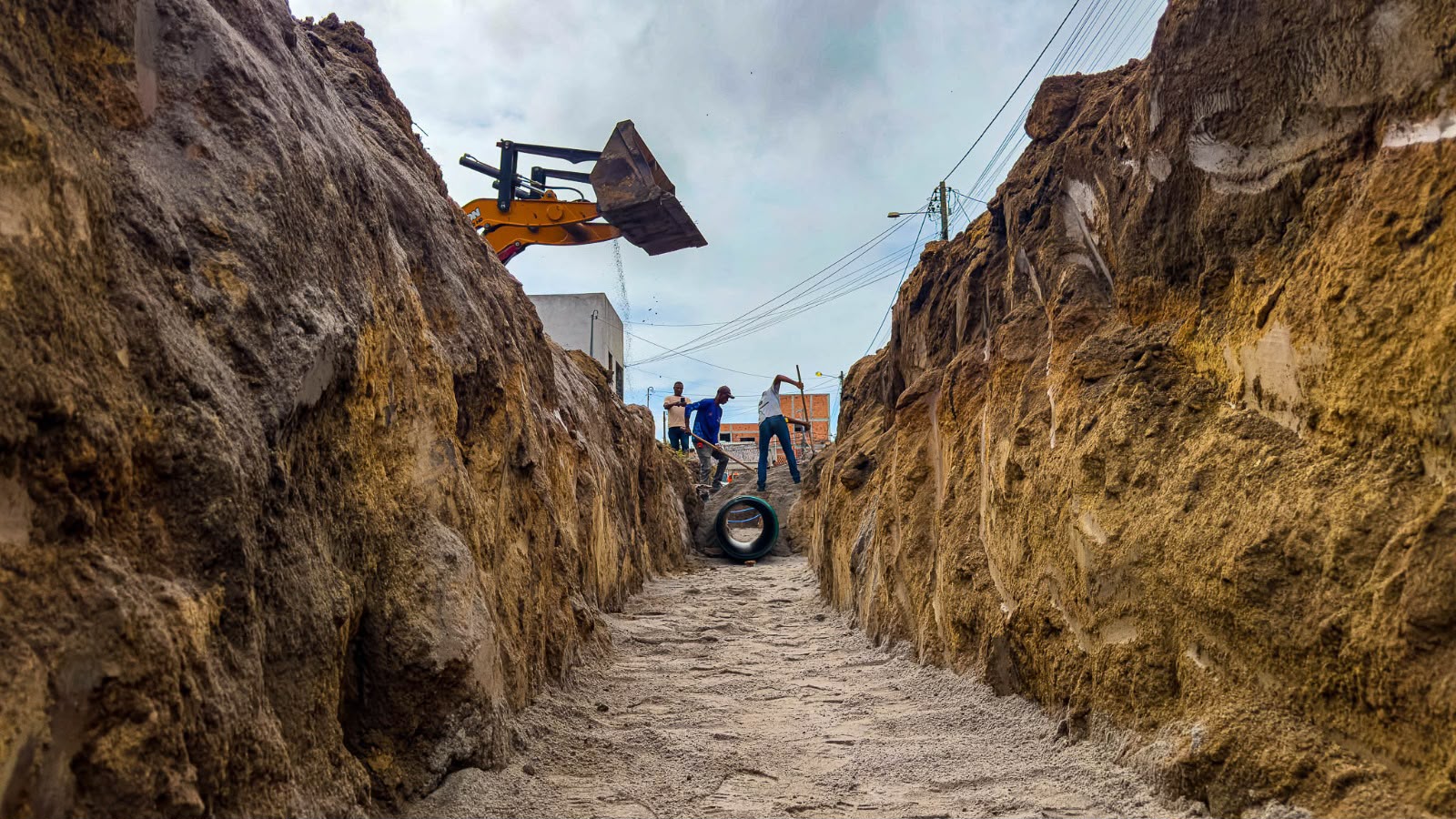 Prefeitura de Eunápolis amplia sistema de drenagem pluvial no Dinah Borges 5