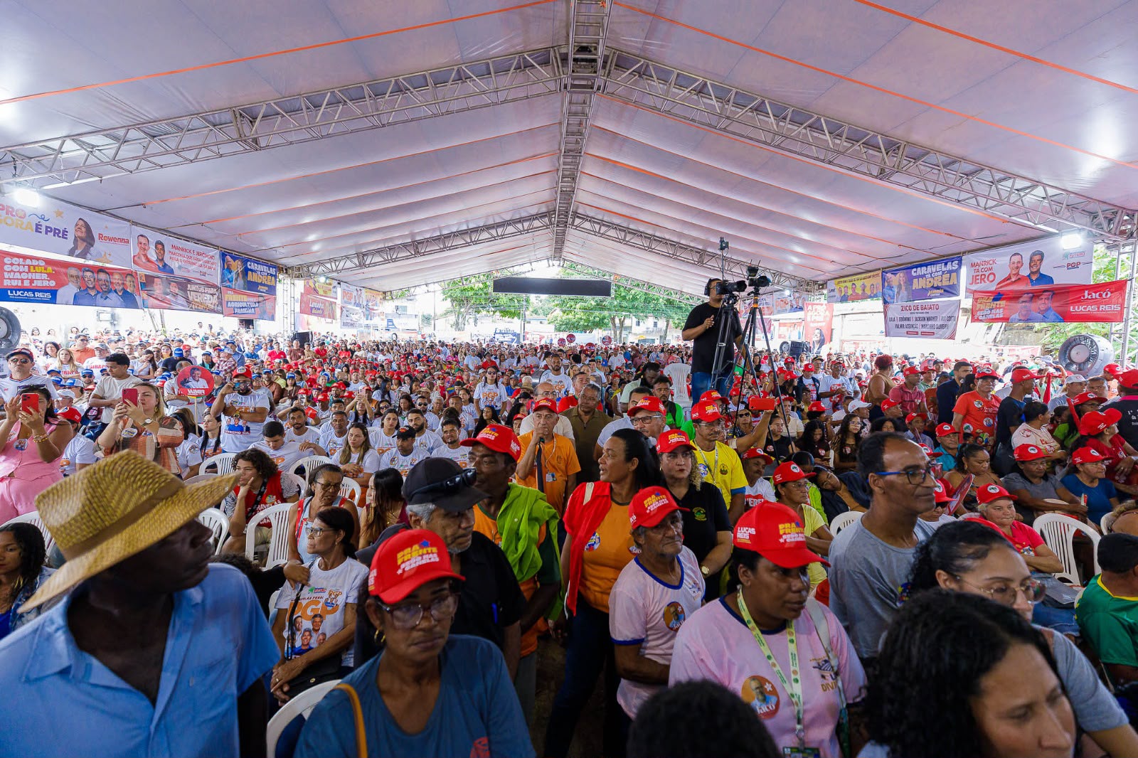 Claudia Oliveira reforça compromisso com o Extremo Sul em ato do PGP em Teixeira de Freitas 9