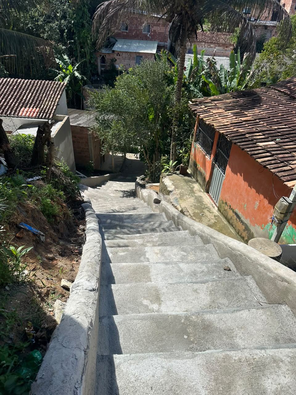 Alto das Vilas ganha nova escadaria e serviços de pavimentação seguem contemplando diversas ruas 5
