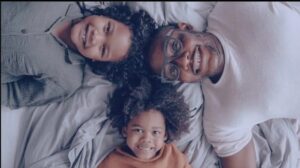 Paternidade socioafetiva: o que é, como reconhecer e o que diz a lei Paternidade socioafetiva: o que é, como reconhecer e o que diz a lei 1