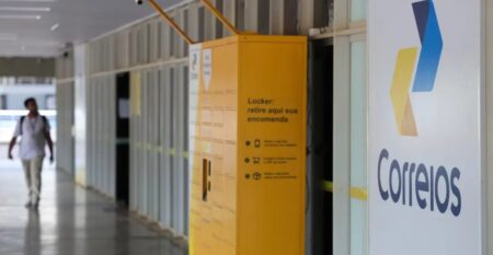 Correios abrem novo programa de demissão voluntária após baixa adesão Correios abrem novo programa de demissão voluntária após baixa adesão 6