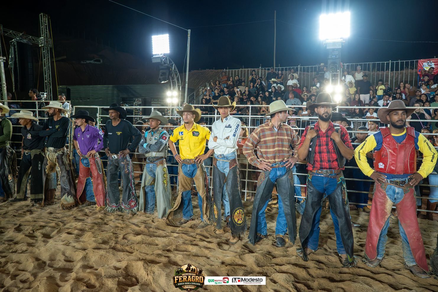Humberto & Ronaldo abrem a primeira edição da Feragro Rodeio Show & Cavalgada de Periquito-MG 9