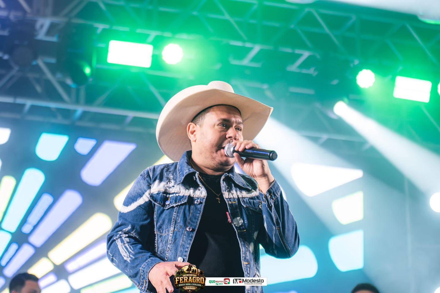 Humberto & Ronaldo abrem a primeira edição da Feragro Rodeio Show & Cavalgada de Periquito-MG 12
