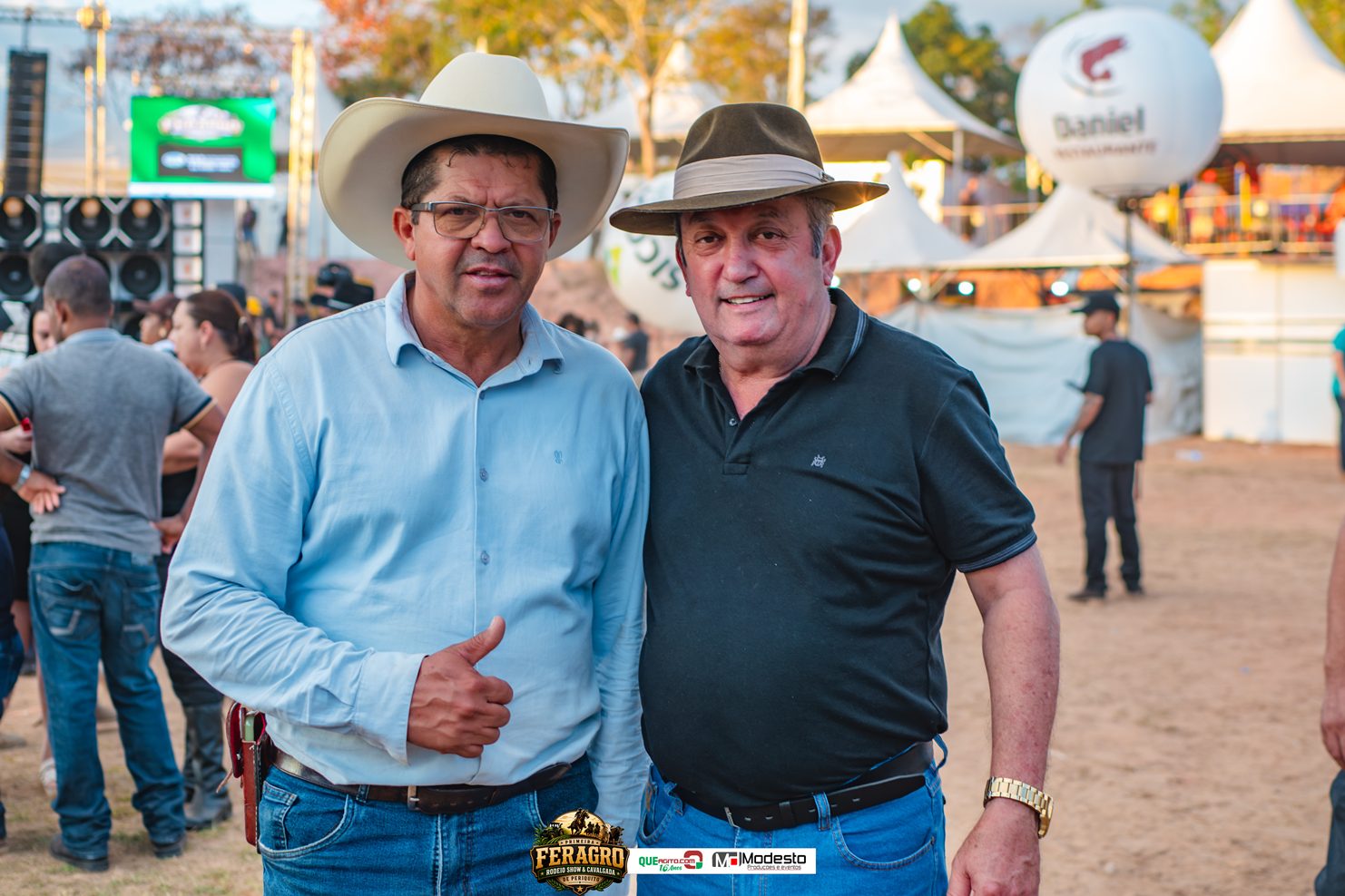 Vall Sylva e Talles Ronnie encerram com chave de ouro a primeira Feragro de Periquito 15