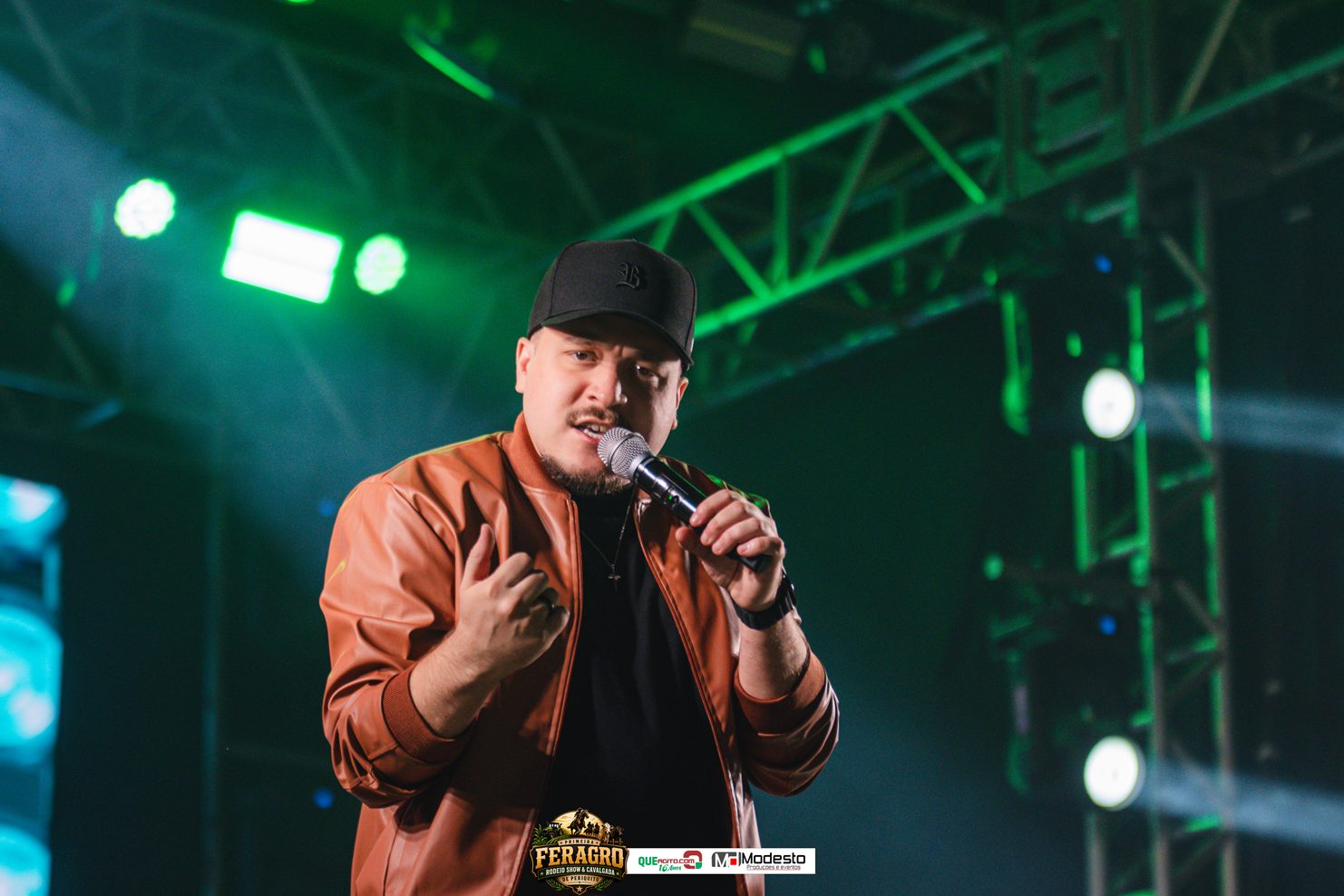 Vall Sylva e Talles Ronnie encerram com chave de ouro a primeira Feragro de Periquito 13
