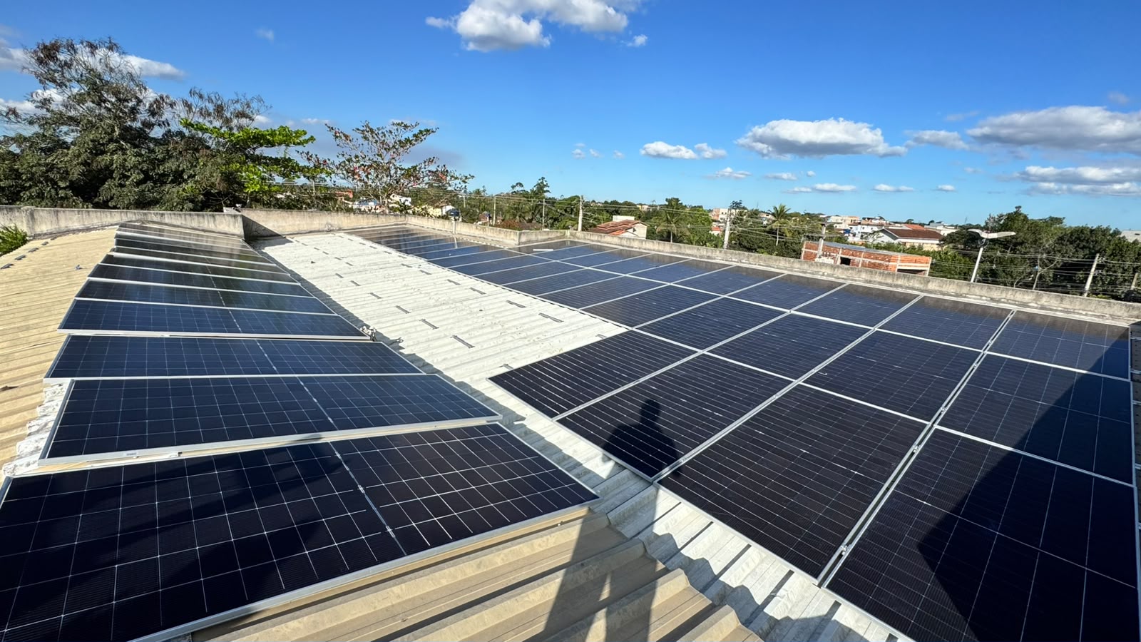Prefeitura de Eunápolis inicia instalação de sistema de energia solar na Escola Antônio Batista, no Juca Rosa 6