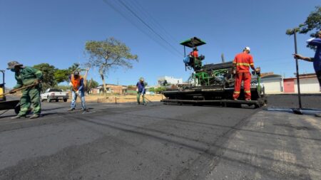 Prefeitura de Eunápolis ultrapassa 110 mil m² de pavimentação executados em 18 meses 125