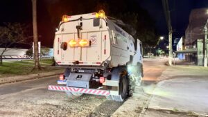 Prefeitura de Eunápolis inicia varrição mecanizada nas vias da cidade 1