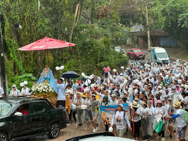 Romaria pela Praia abre os festejos de Nossa Senhora d’Ajuda em Porto Seguro Romaria pela Praia abre os festejos de Nossa Senhora d’Ajuda em Porto Seguro 4