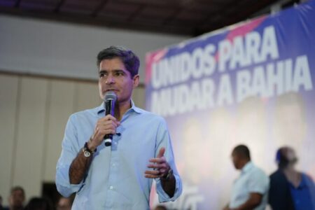 ACM Neto promete virar a chave da pobreza na Bahia ACM Neto promete virar a chave da pobreza na Bahia 125