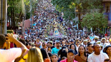 Arraial d’Ajuda celebra sua padroeira encerrando festa de 475 anos de tradição Arraial d’Ajuda celebra sua padroeira encerrando festa de 475 anos de tradição 125