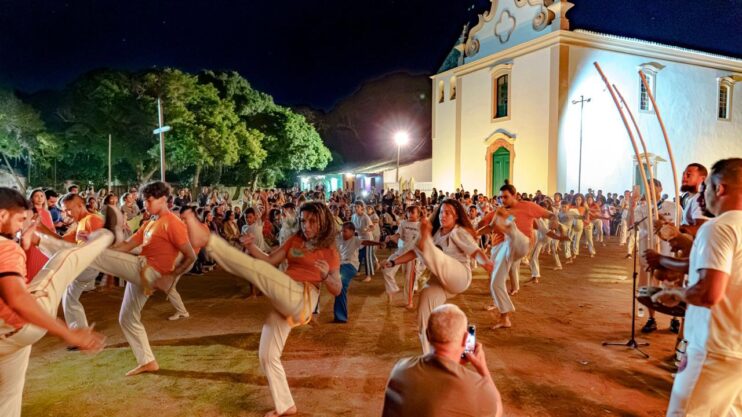 Abertura do Salão de Artes destaca talentos de Porto Seguro na Cidade Histórica Abertura do Salão de Artes destaca talentos de Porto Seguro na Cidade Histórica 4