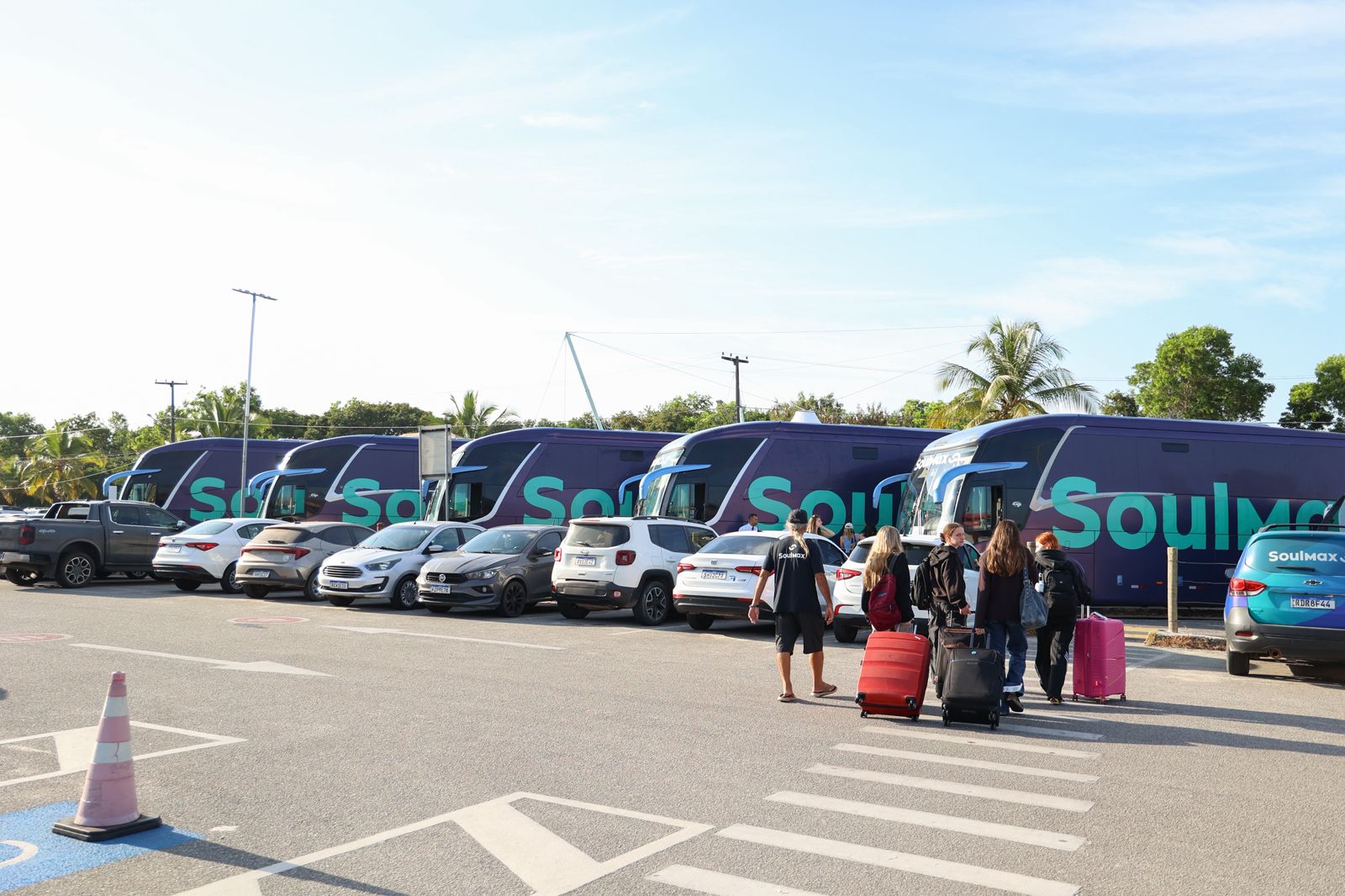 Porto Seguro inicia temporada estudantil com 6,4 mil jovens sul-americanos 5