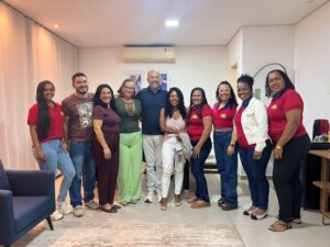 Prefeito Robério Oliveira apresenta proposta para regularizar progressões de agentes de saúde e de endemias Prefeito Robério Oliveira apresenta proposta para regularizar progressões de agentes de saúde e de endemias 1