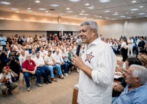 Jerônimo recebe apoio de mais de 330 prefeitos pela reeleição Jerônimo recebe apoio de mais de 330 prefeitos pela reeleição 1