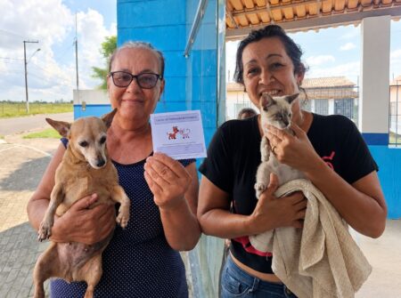 Prefeitura de Eunápolis supera marca de 14,2 mil animais vacinados contra a raiva Prefeitura de Eunápolis supera marca de 14,2 mil animais vacinados contra a raiva 129