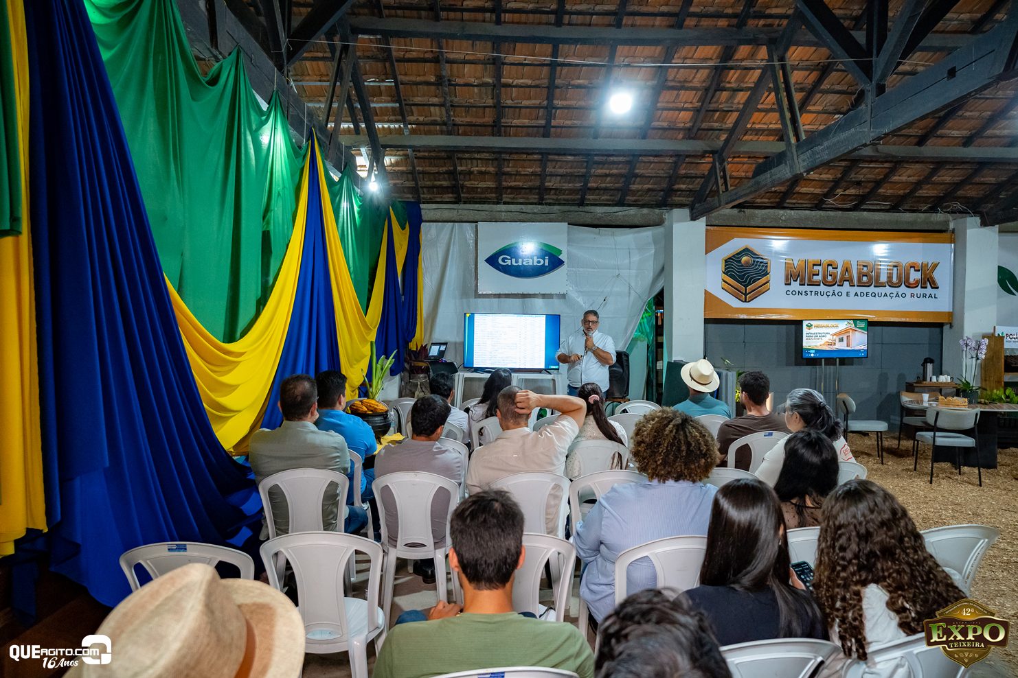 Eduardinho dos Teclados e Kiko Cigano agitam segunda noite da Expo Teixeira 2026 7