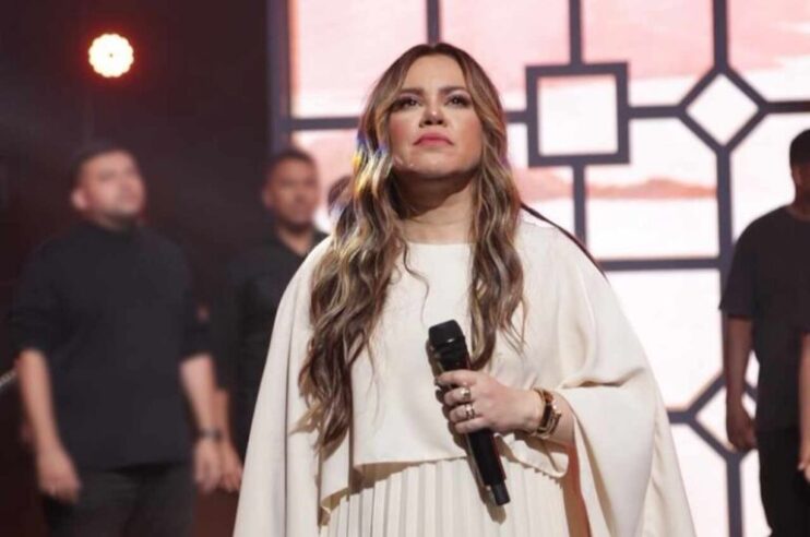 Sarah Farias critica uso excessivo de smartphones por líderes religiosos Sarah Farias critica uso excessivo de smartphones por líderes religiosos 4