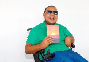 Cadeirante de Nova Itarana supera desafios e lança segundo livro motivacional Cadeirante de Nova Itarana supera desafios e lança segundo livro motivacional 1