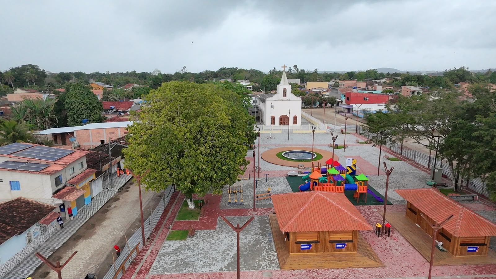 Distrito de Vera Cruz ganha praça revitalizada com novos espaços de lazer e convivência 5