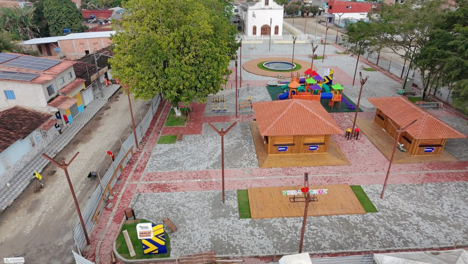 Distrito de Vera Cruz ganha praça revitalizada com novos espaços de lazer e convivência Distrito de Vera Cruz ganha praça revitalizada com novos espaços de lazer e convivência 11
