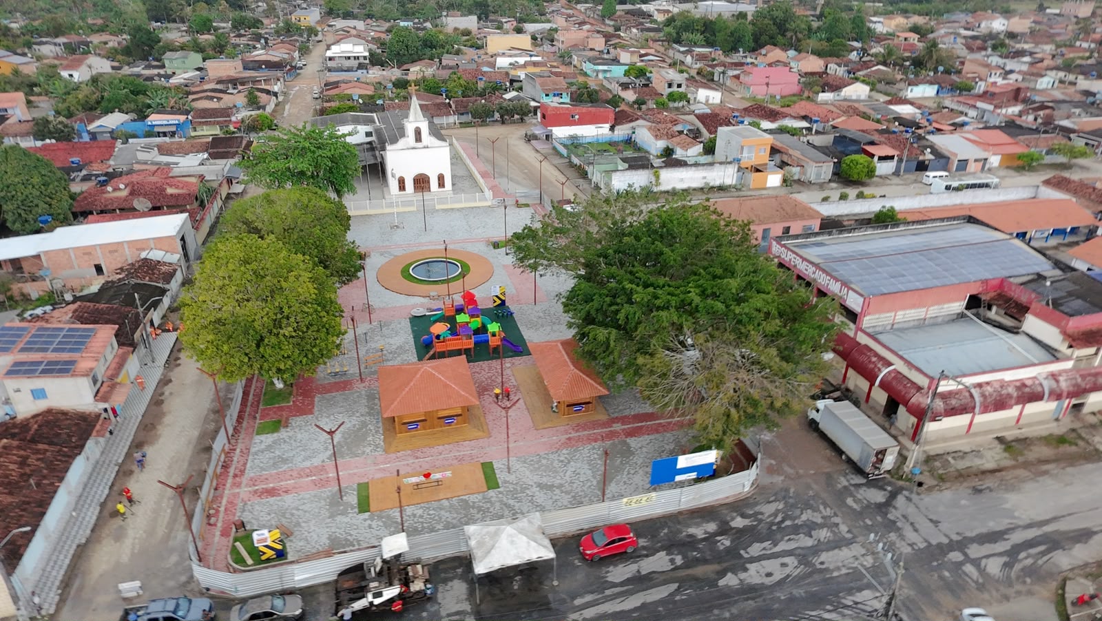 Distrito de Vera Cruz ganha praça revitalizada com novos espaços de lazer e convivência 6