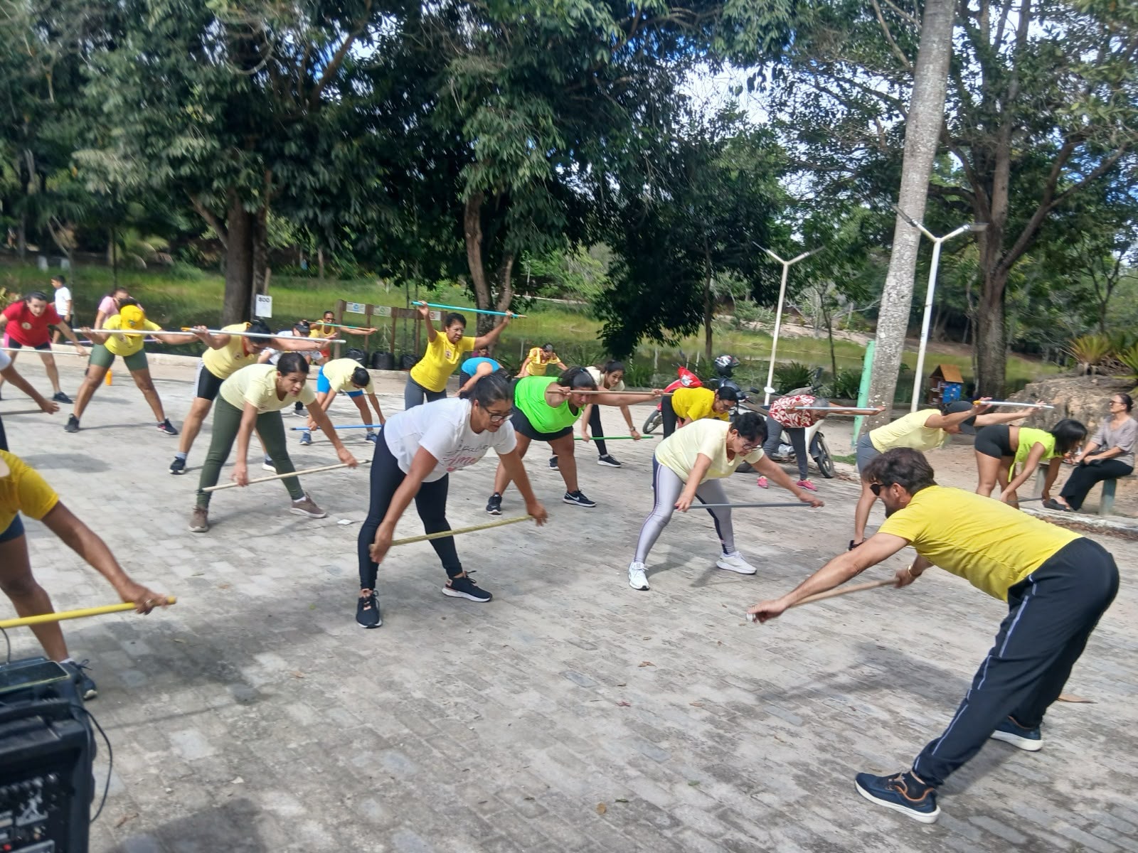 Prefeitura de Eunápolis promoveu, no sábado (26), manhã de cuidado, saúde e bem-estar no Parque Gravatá pelo Setembro Amarelo 6