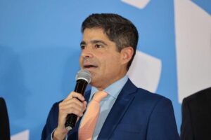 ACM Neto promete zerar ICMS do combustível para reduzir passagens de ônibus na Bahia 1