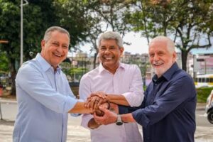 Caravana de Jerônimo passa por Itamaraju, Itabela e Eunápolis nesta sexta-feira Caravana de Jerônimo passa por Itamaraju, Itabela e Eunápolis nesta sexta-feira 1