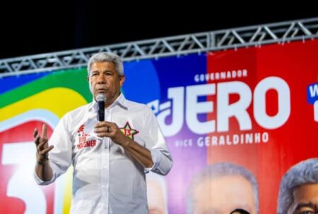 Jerônimo promete ampliar Bahia pela Paz e reforçar ações de prevenção à violência Jerônimo promete ampliar Bahia pela Paz e reforçar ações de prevenção à violência 125