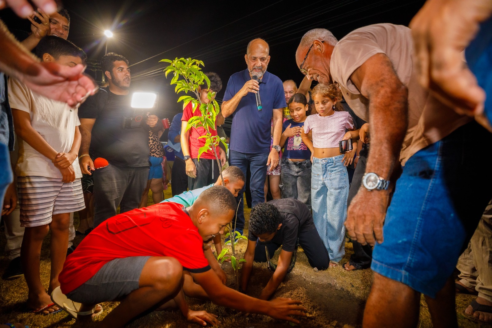 Prefeito Robério Oliveira inaugura Avenida Portugal e amplia espaços de lazer no Dinah Borges 5