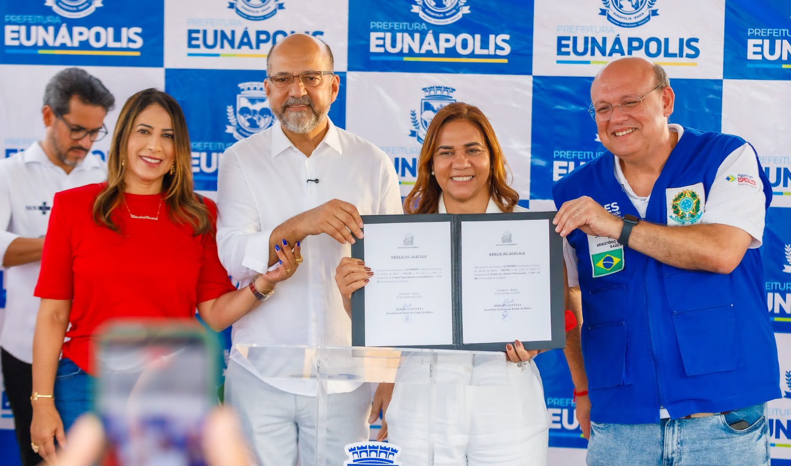 Prefeitura de Eunápolis celebra avanço na saúde com início da construção do CER III e CAPS III 9