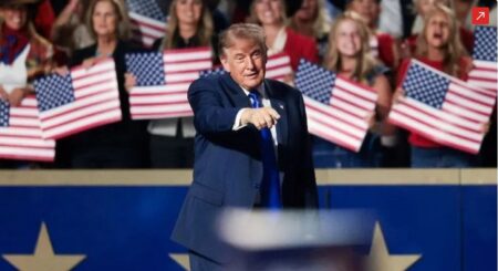 Trump ordena execução por fuzilamento de autor de ataque em base nos EUA Trump ordena execução por fuzilamento de autor de ataque em base nos EUA 125