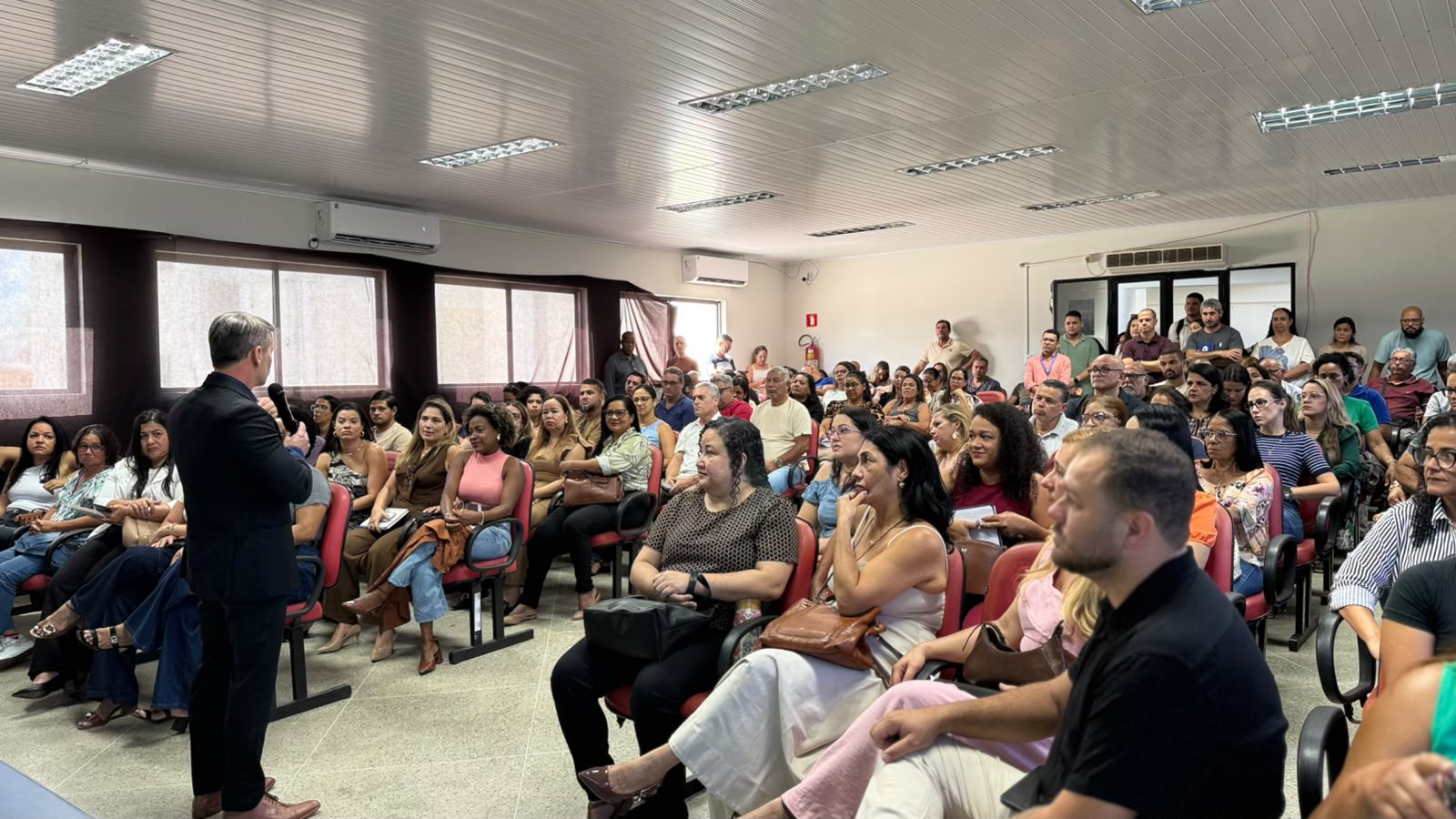 Eunápolis qualifica servidores para aprimorar fiscalização e gestão dos contratos públicos 5