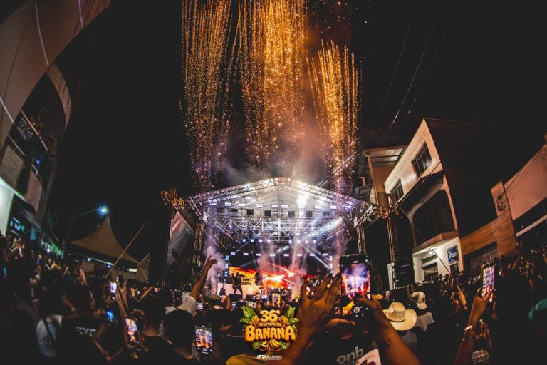 Bruno e Barreto e Franciele Silva agitam a segunda noite do 36º Festival da Banana em São Geraldo da Piedade 120