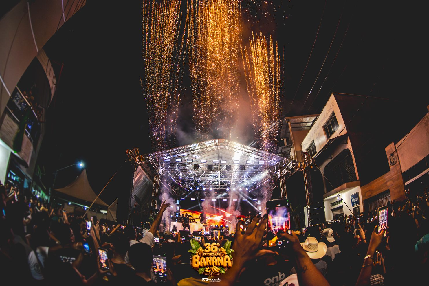 Bruno e Barreto e Franciele Silva agitam a segunda noite do 36º Festival da Banana em São Geraldo da Piedade 4