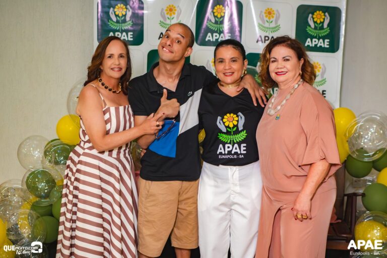 28º Café Colonial da APAE reúne sociedade eunapolitana em noite de solidariedade e confraternização 120