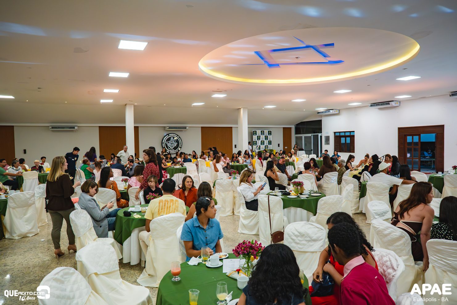 28º Café Colonial da APAE reúne sociedade eunapolitana em noite de solidariedade e confraternização 10