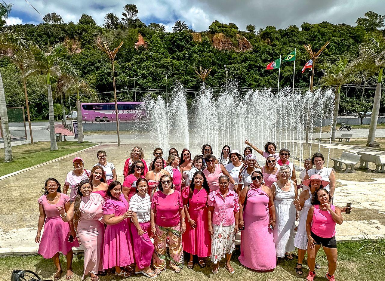 Passeio Rosa: Prefeitura de Porto Seguro proporciona manhã de homenagens e lazer a mulheres em tratamento contra o câncer 10