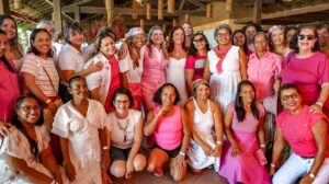 Passeio Rosa: Prefeitura de Porto Seguro proporciona manhã de homenagens e lazer a mulheres em tratamento contra o câncer 1