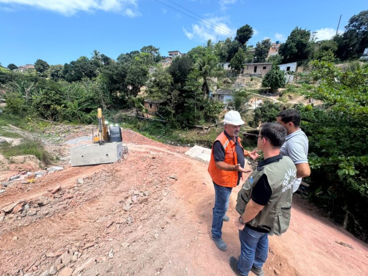 Obra do canal que liga os bairros Paraguai e Casas Novas avança com instalação de estruturas de drenagem Obra do canal que liga os bairros Paraguai e Casas Novas avança com instalação de estruturas de drenagem 4