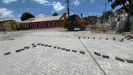 Obras de revitalização do Centro de Porto Seguro seguem contemplando novas ruas 10