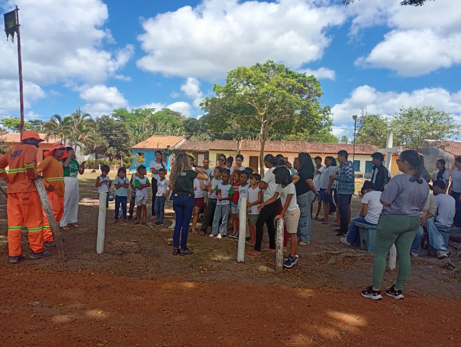 Praça do Vale Verde recebe novas mudas 9